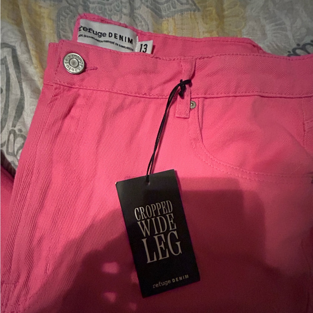 NWT Refuge denim jeans. Wide leg cropped in pretty pink. Size 13. Raw hem. - Picture 2 of 3
